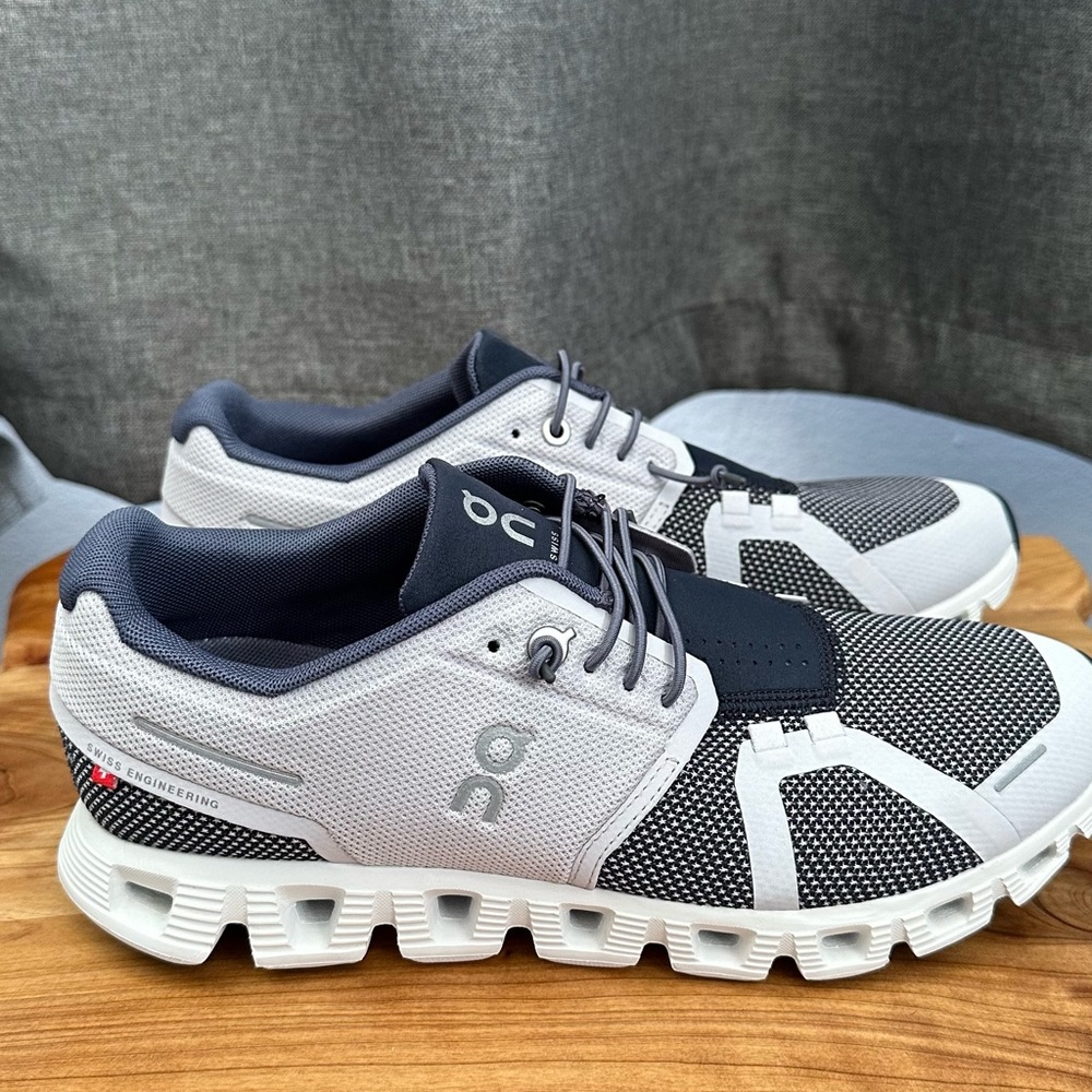 On Running New with Tag Women’s Cloud 5 Combo Sneakers (New in Box)